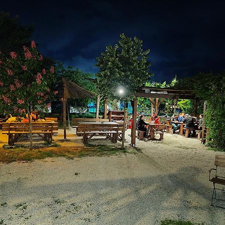 Мотель Marina Park Вама-Веке Экстерьер фото
